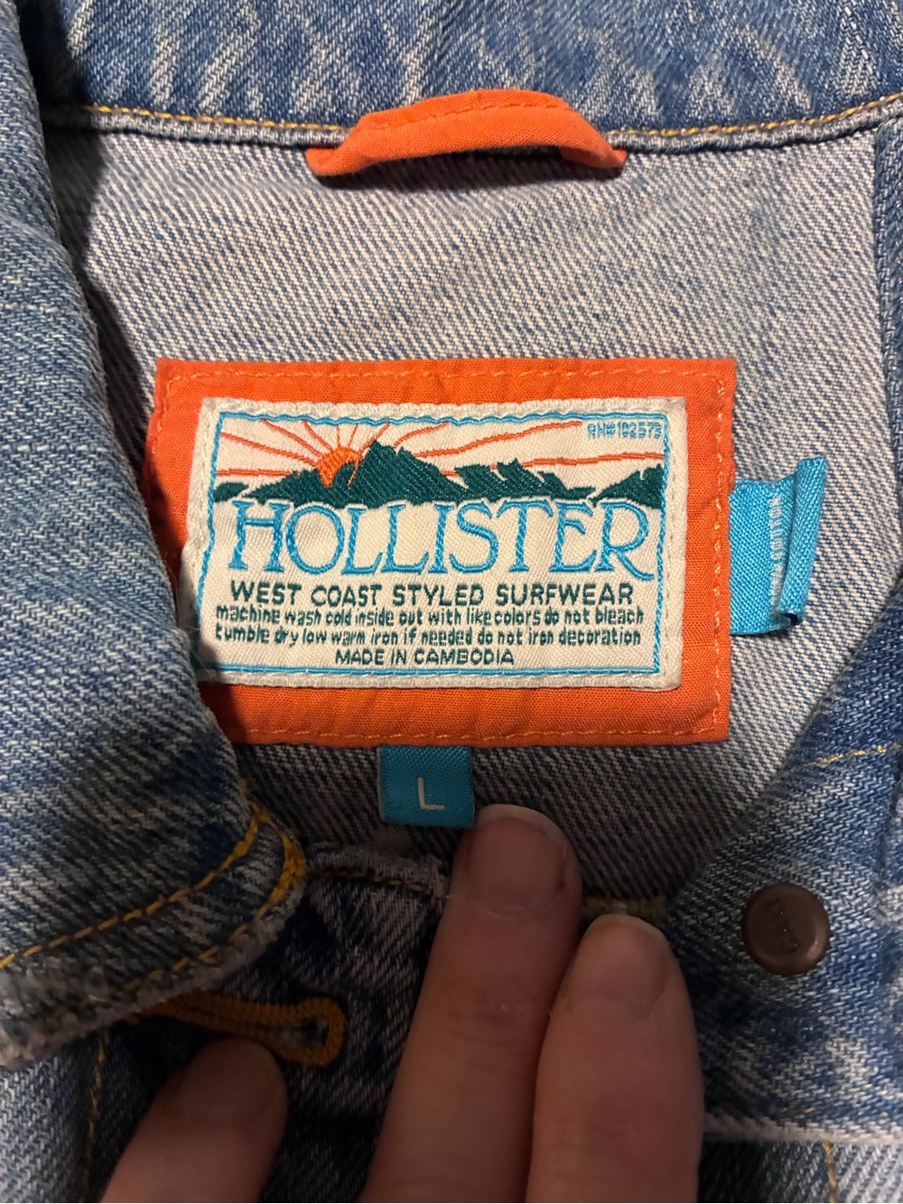 Hollister Light Blue Denim Jacket with Fun Patches, size large, 100% cotton - Picture 15 of 15
